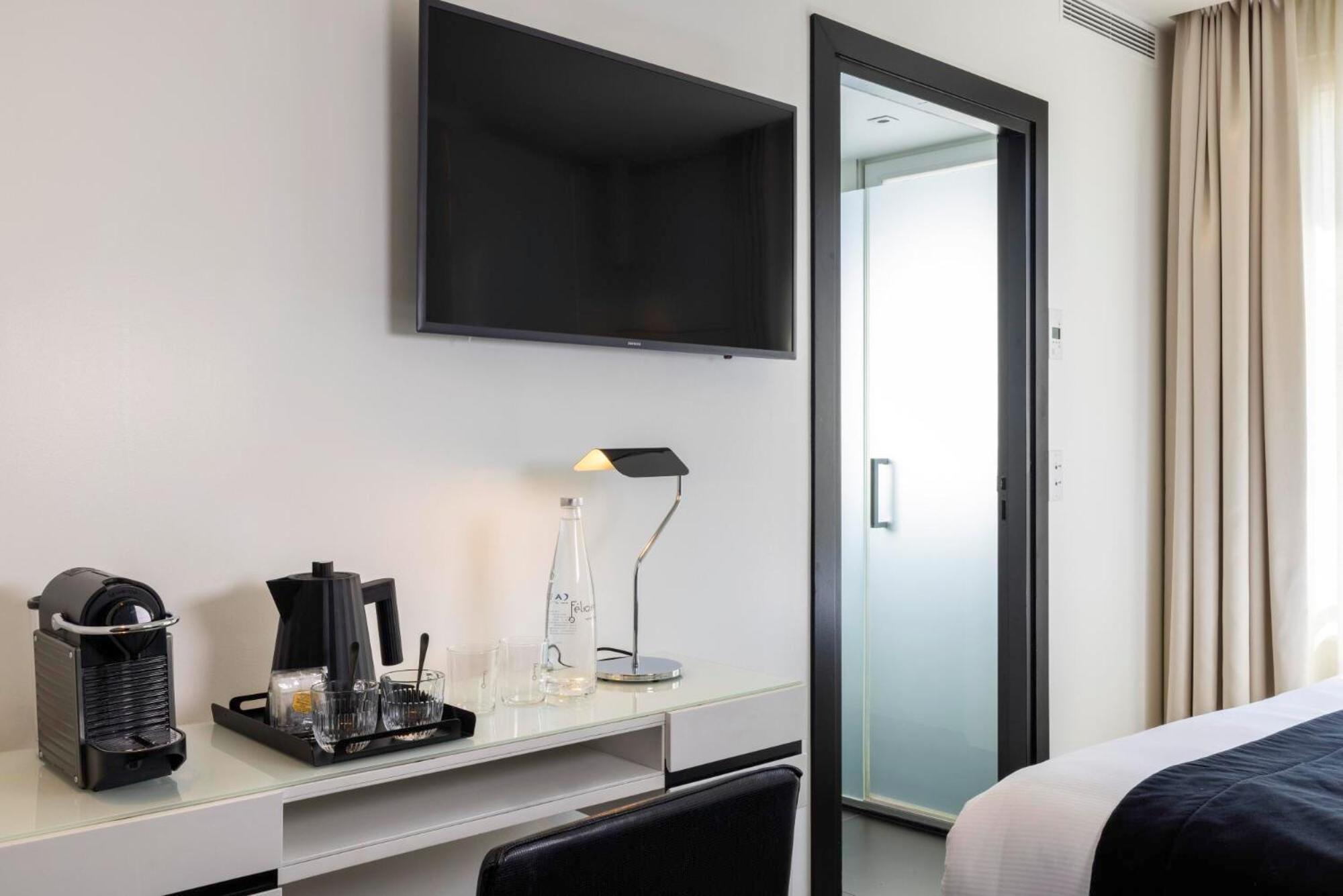 Hotel Felicien & Parijs